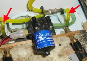 La pompe 12v et le circuit d’eau modifi - 17.4 ko
