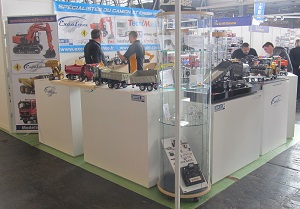 Le stand camions RC et engins TP. - 42.6 ko
