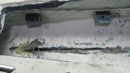 Extraction des barres de plomb par l’intérieur de la coque. - 52.8 ko